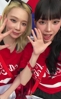 实拍：韩国女团成员柳智敏和金冬天为韩国队声援~颜值真不错